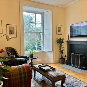 Cosy Georgian Flat Edinburgh
